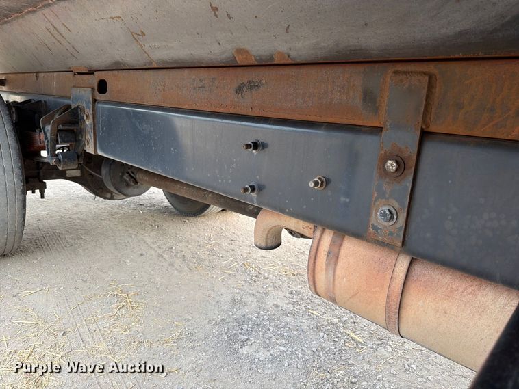 image for item FT6405 2006 Ford F650 Super Duty dump truck