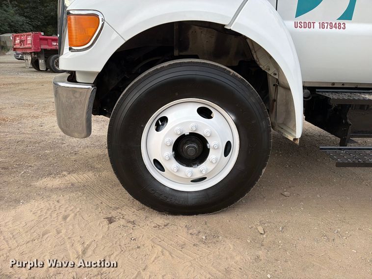 image for item FT6405 2006 Ford F650 Super Duty dump truck