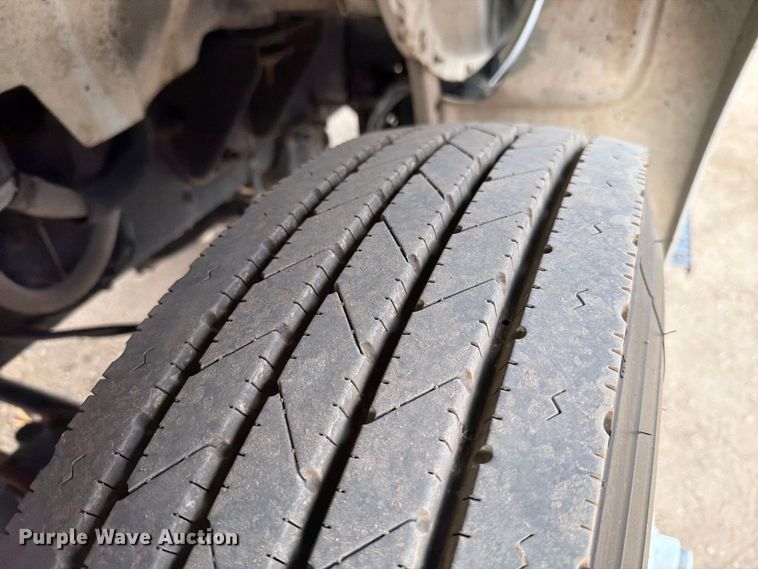 image for item FT6405 2006 Ford F650 Super Duty dump truck