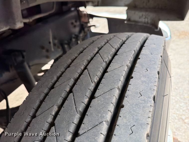 image for item FT6405 2006 Ford F650 Super Duty dump truck