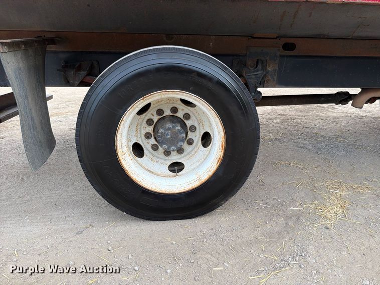 image for item FT6405 2006 Ford F650 Super Duty dump truck