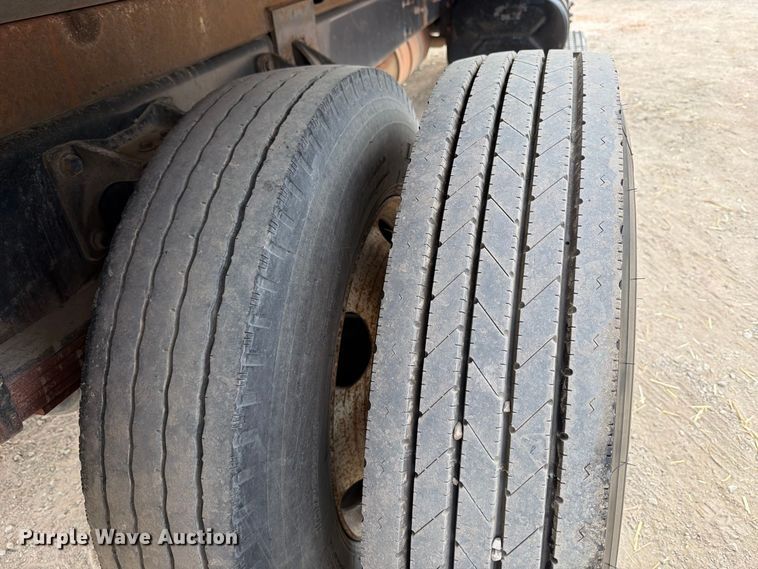 image for item FT6405 2006 Ford F650 Super Duty dump truck