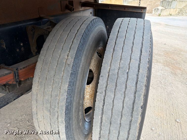 image for item FT6405 2006 Ford F650 Super Duty dump truck