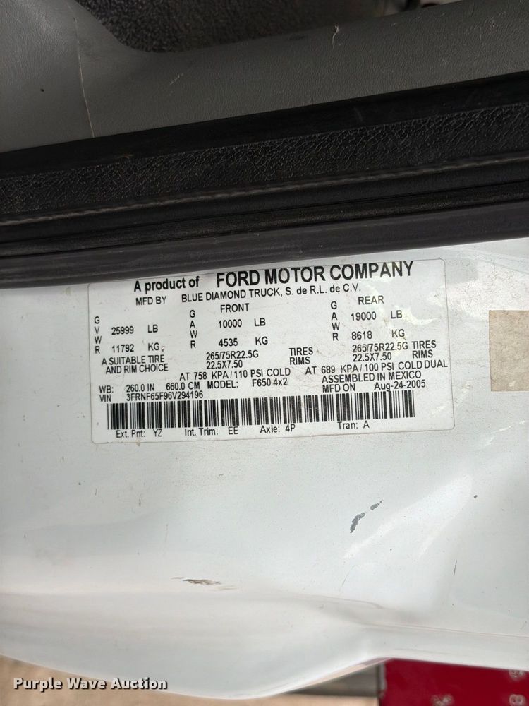 image for item FT6405 2006 Ford F650 Super Duty dump truck