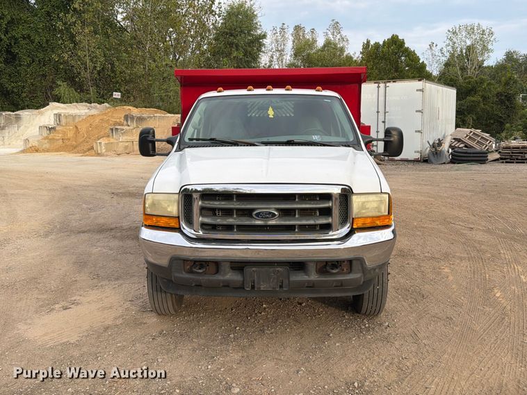 image for item FT6406 2001 Ford F550 Super Duty XLT dump truck