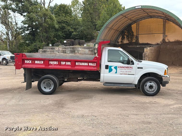 image for item FT6406 2001 Ford F550 Super Duty XLT dump truck