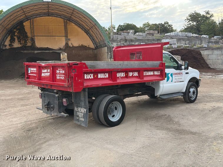 image for item FT6406 2001 Ford F550 Super Duty XLT dump truck
