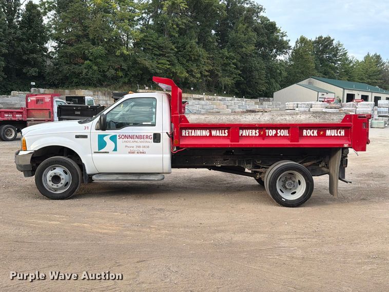 image for item FT6406 2001 Ford F550 Super Duty XLT dump truck