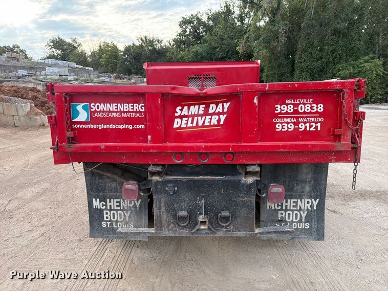 image for item FT6406 2001 Ford F550 Super Duty XLT dump truck