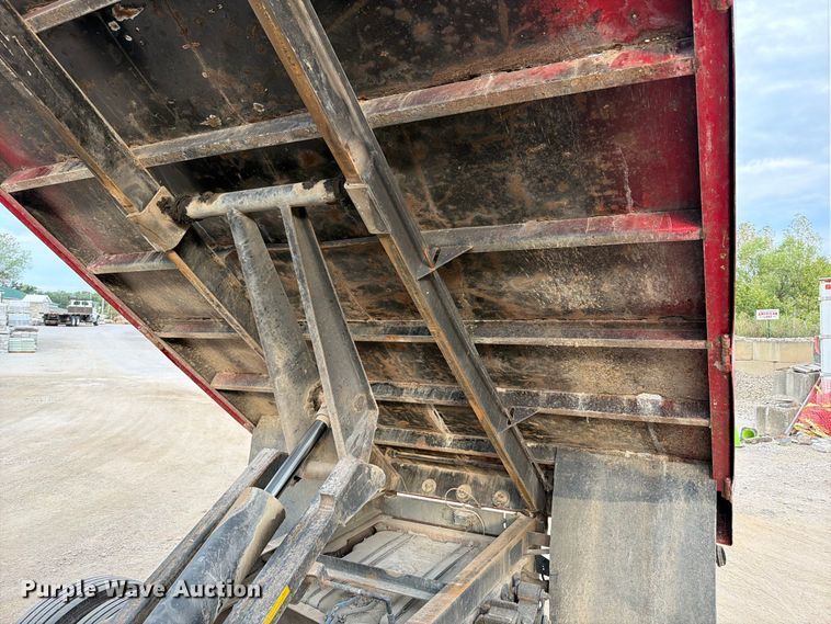 image for item FT6406 2001 Ford F550 Super Duty XLT dump truck