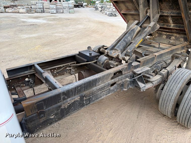 image for item FT6406 2001 Ford F550 Super Duty XLT dump truck