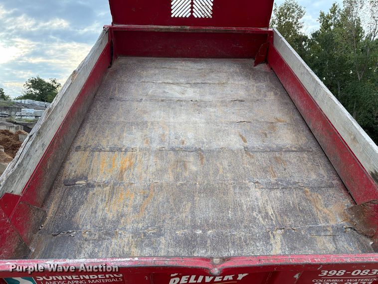 image for item FT6406 2001 Ford F550 Super Duty XLT dump truck