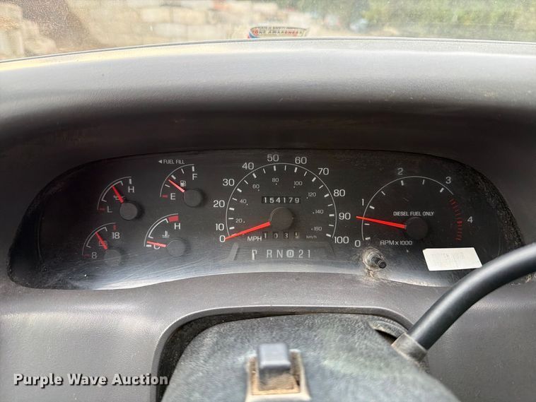 image for item FT6406 2001 Ford F550 Super Duty XLT dump truck