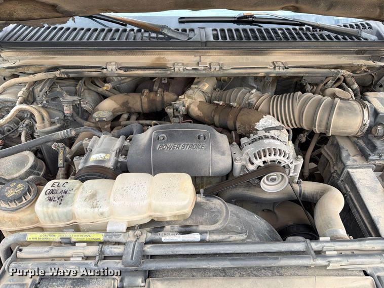 image for item FT6406 2001 Ford F550 Super Duty XLT dump truck