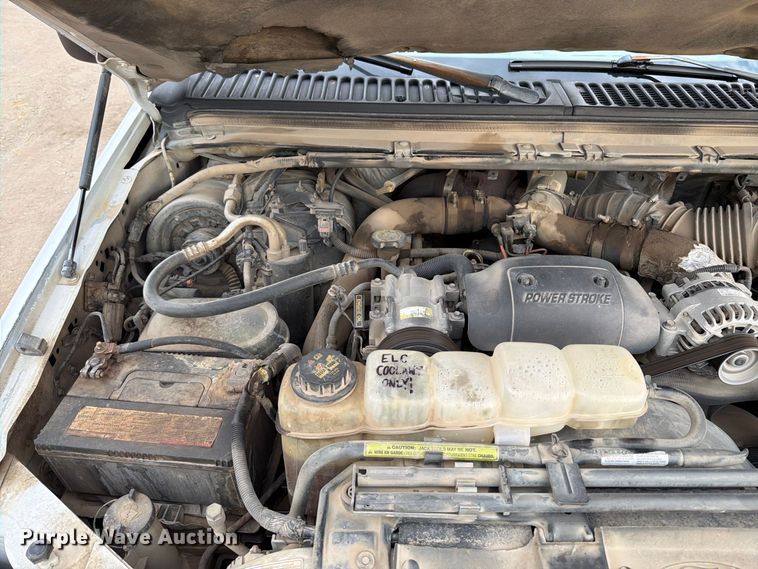image for item FT6406 2001 Ford F550 Super Duty XLT dump truck