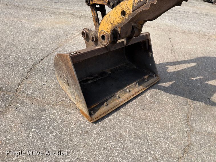 image for item FT6408 2014 Case CX55B mini excavator