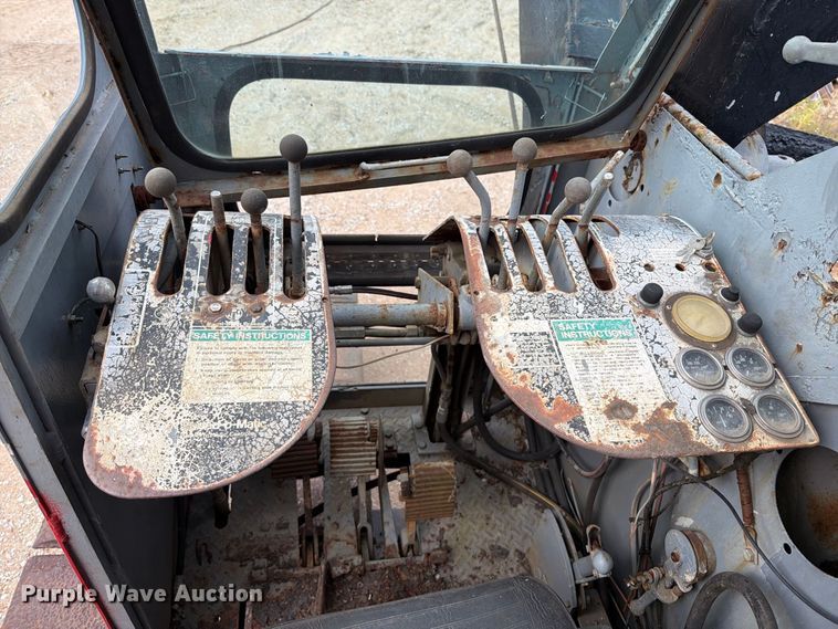 image for item FT6411 1981 Link-Belt LS-318 crane
