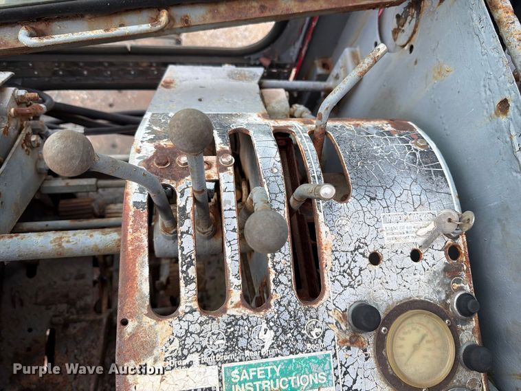 image for item FT6411 1981 Link-Belt LS-318 crane
