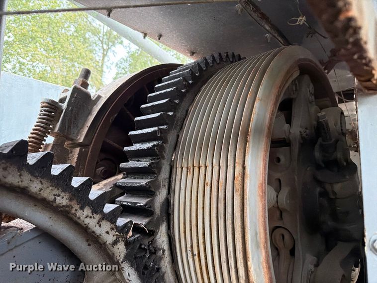 image for item FT6411 1981 Link-Belt LS-318 crane