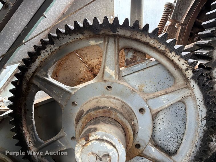 image for item FT6411 1981 Link-Belt LS-318 crane