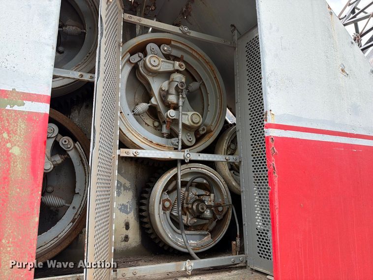 image for item FT6411 1981 Link-Belt LS-318 crane