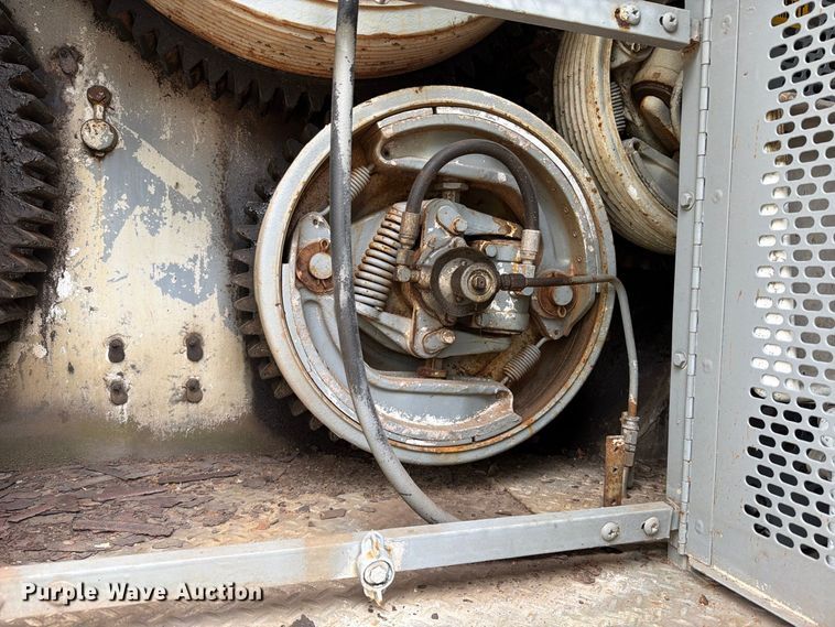 image for item FT6411 1981 Link-Belt LS-318 crane