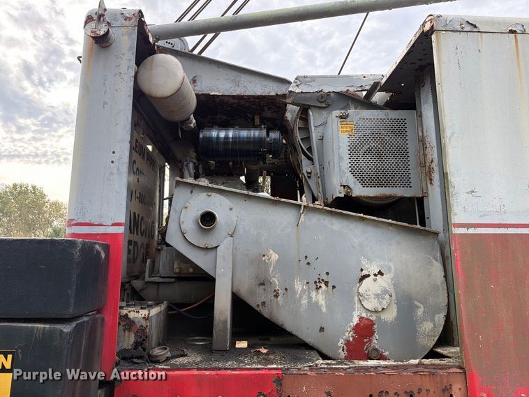 image for item FT6411 1981 Link-Belt LS-318 crane
