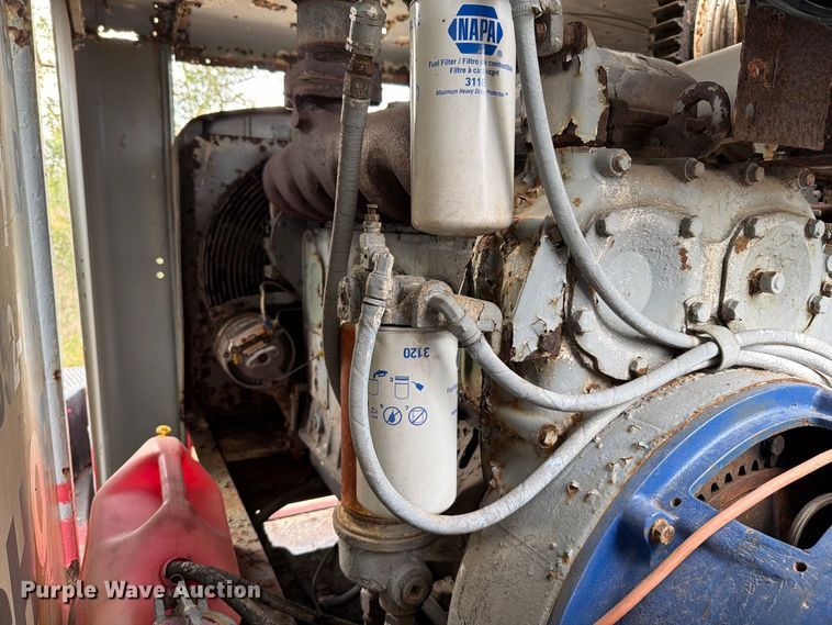 image for item FT6411 1981 Link-Belt LS-318 crane