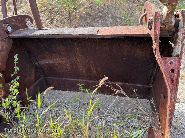 image for item FT6412 (4) clamshell buckets