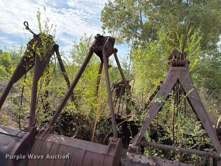 image for item FT6412 (4) clamshell buckets