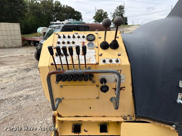 image for item FT6415 Bomag BF4413 paver