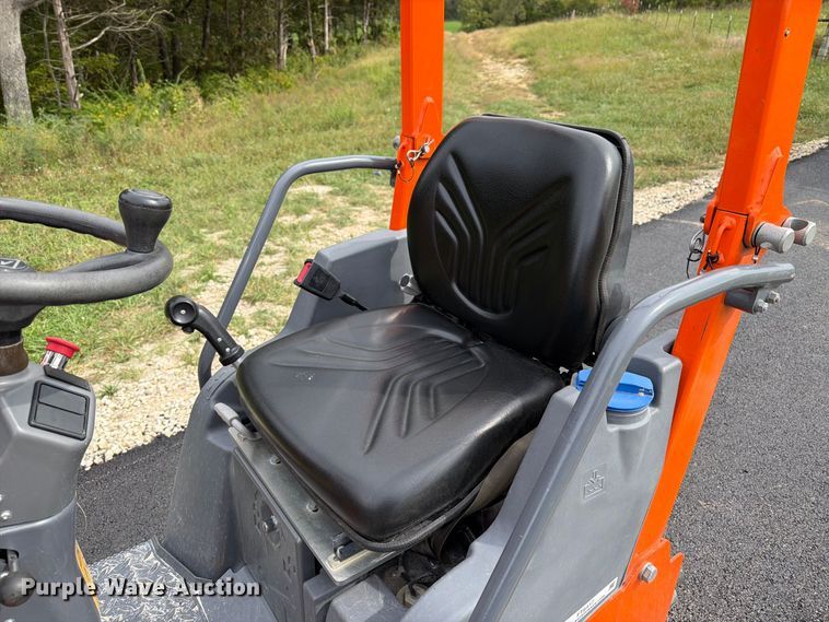 image for item FT6417 2021 Hamm HD8 double drum vibratory roller