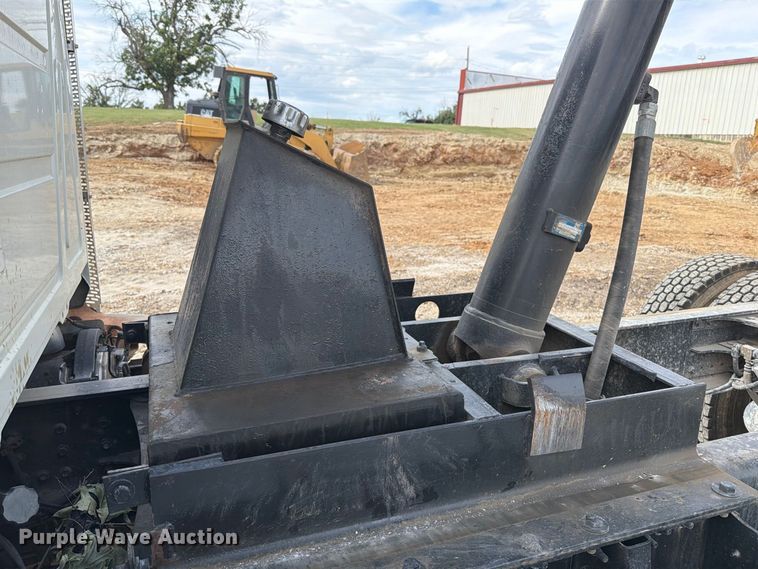 image for item FT6418 Ox Bodies dump bed