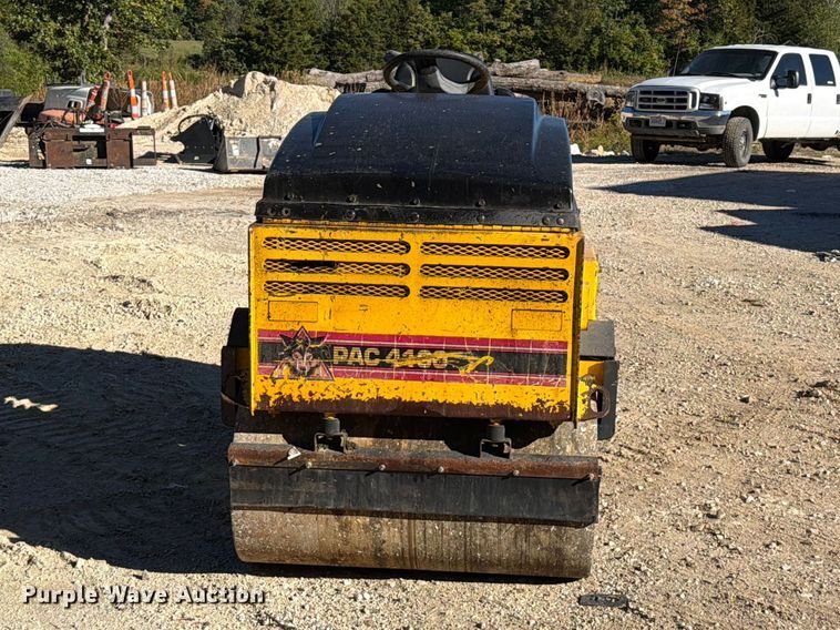image for item FT6428 Stone WP4100 double drum vibratory roller