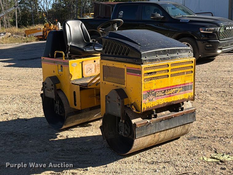 image for item FT6428 Stone WP4100 double drum vibratory roller