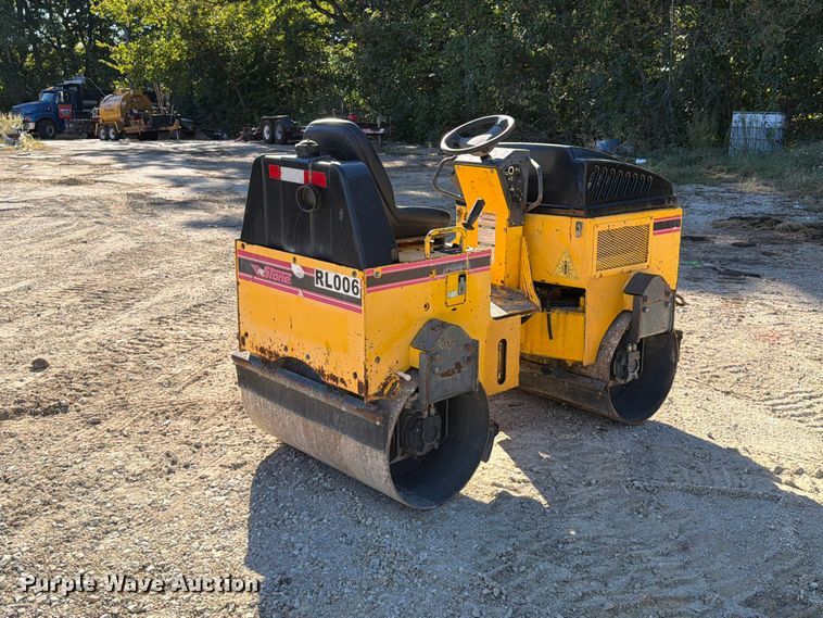 image for item FT6428 Stone WP4100 double drum vibratory roller