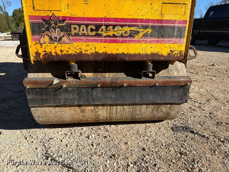 image for item FT6428 Stone WP4100 double drum vibratory roller