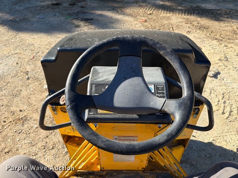 image for item FT6428 Stone WP4100 double drum vibratory roller