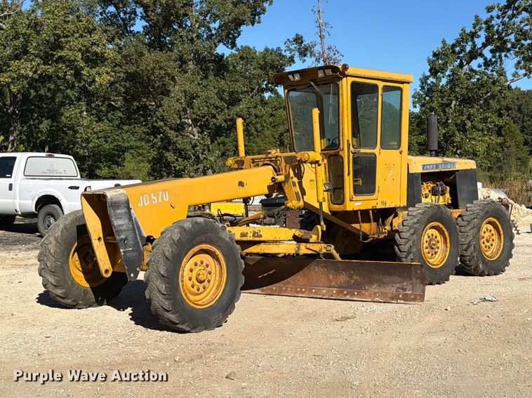 image for item FT6432 1968 John Deere 570 motor grader