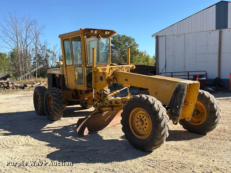 image for item FT6432 1968 John Deere 570 motor grader