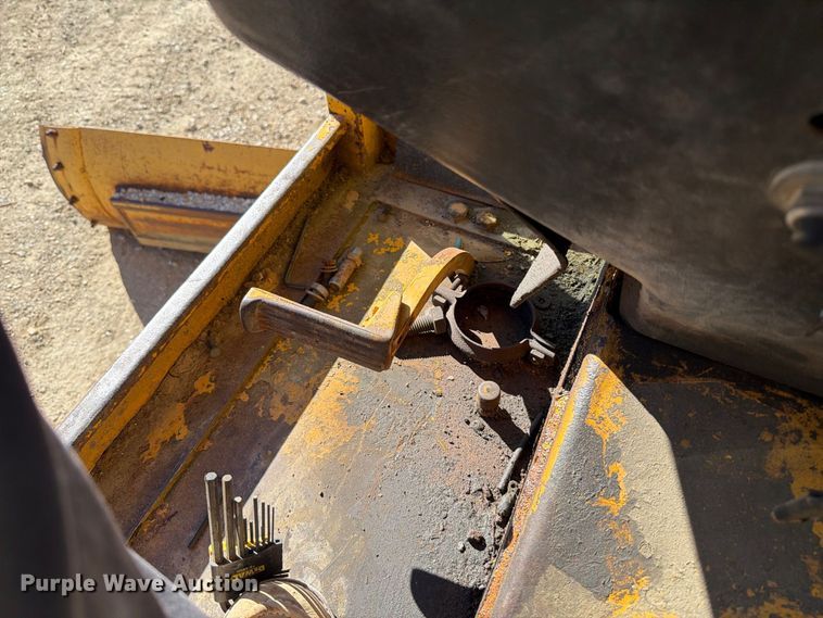 image for item FT6432 1968 John Deere 570 motor grader