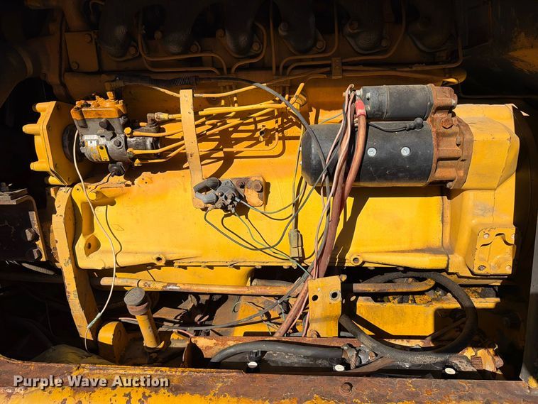 image for item FT6432 1968 John Deere 570 motor grader