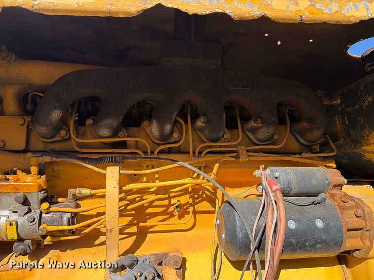 image for item FT6432 1968 John Deere 570 motor grader