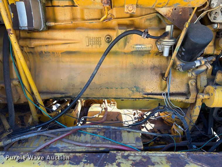 image for item FT6432 1968 John Deere 570 motor grader