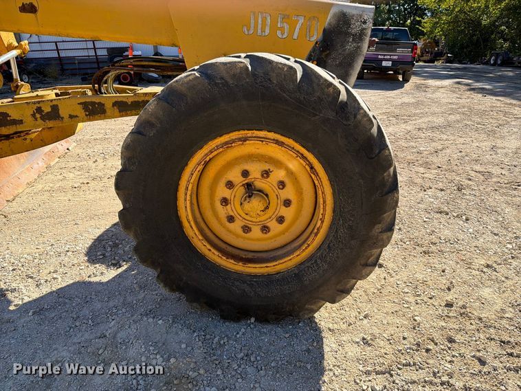 image for item FT6432 1968 John Deere 570 motor grader