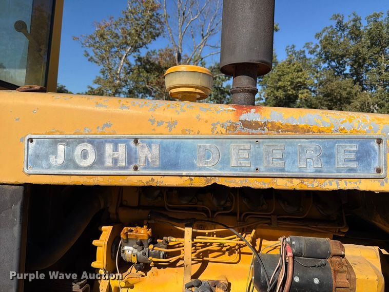 image for item FT6432 1968 John Deere 570 motor grader
