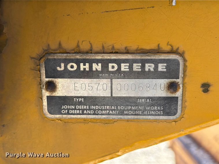 image for item FT6432 1968 John Deere 570 motor grader