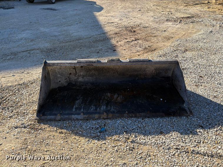 image for item FT6433 John Deere C84 skid steer bucket