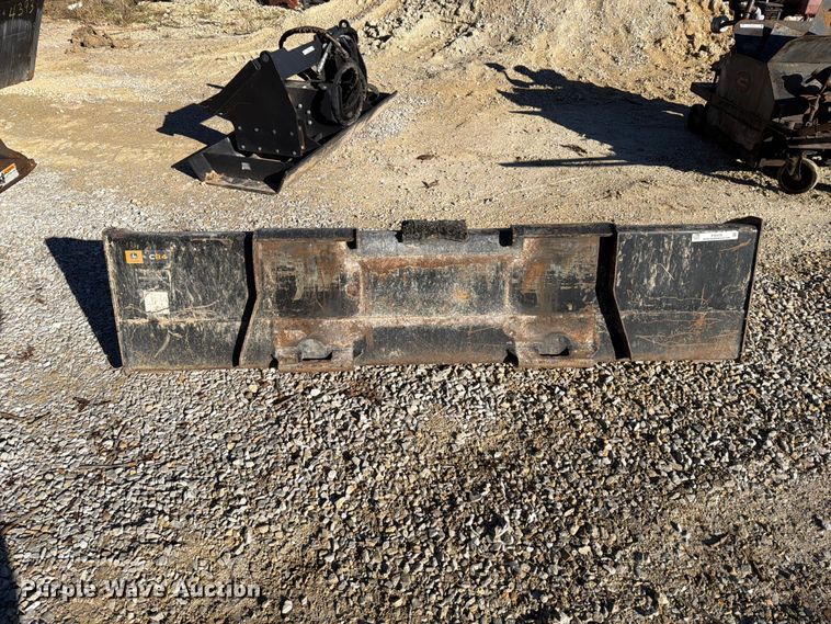 image for item FT6433 John Deere C84 skid steer bucket