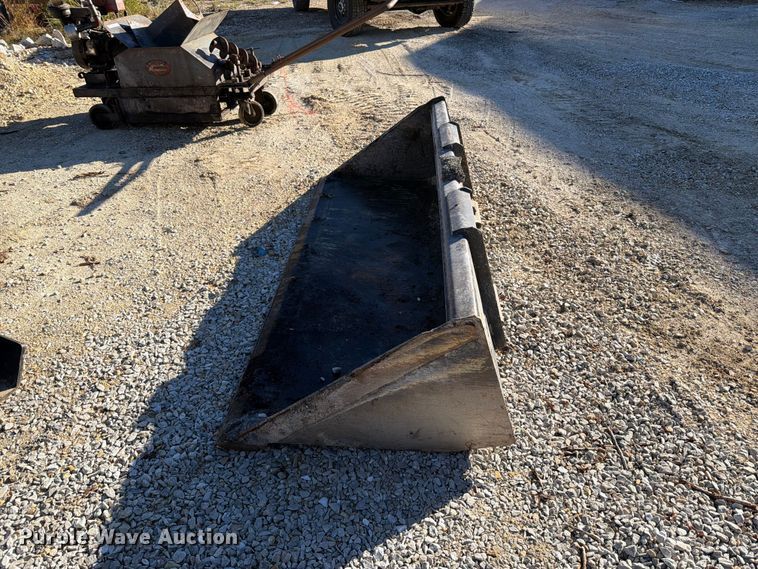 image for item FT6433 John Deere C84 skid steer bucket
